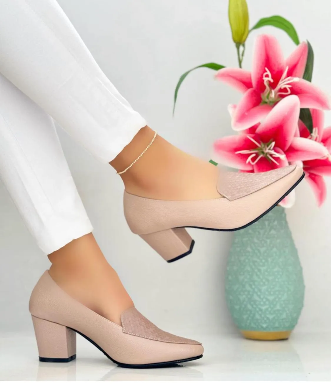 Black-Beige Textured Chunky Heel