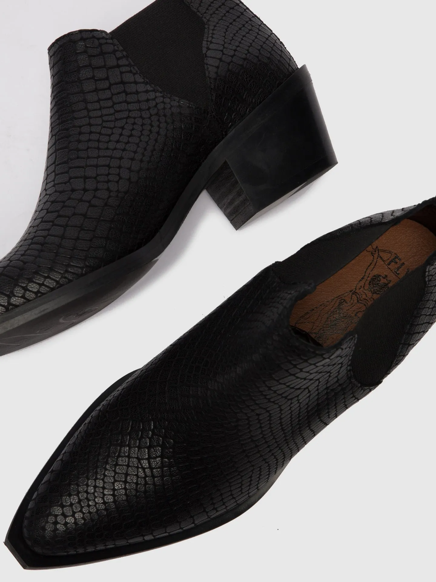 Chelsea Ankle Boots IGAN574FLY CROCO BLACK